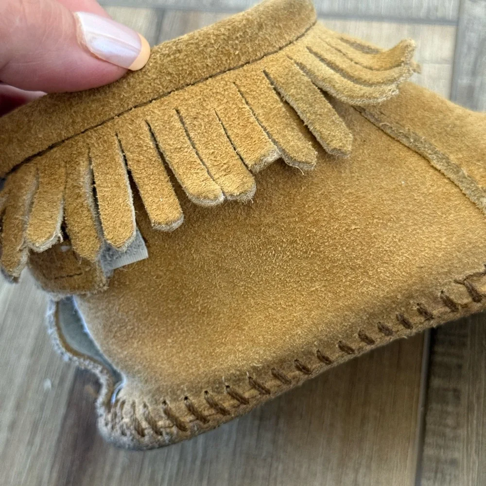 Minnetonka Toddler Kids Tan Suede Leather Moccasins with Fringe